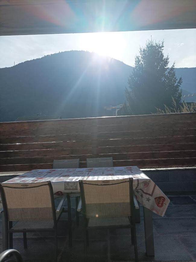 Joli Appart Terrasse Et Jardinet Albertville Esterno foto